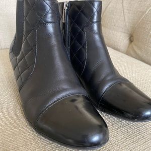 Women’s size 9 Aquatalia boots